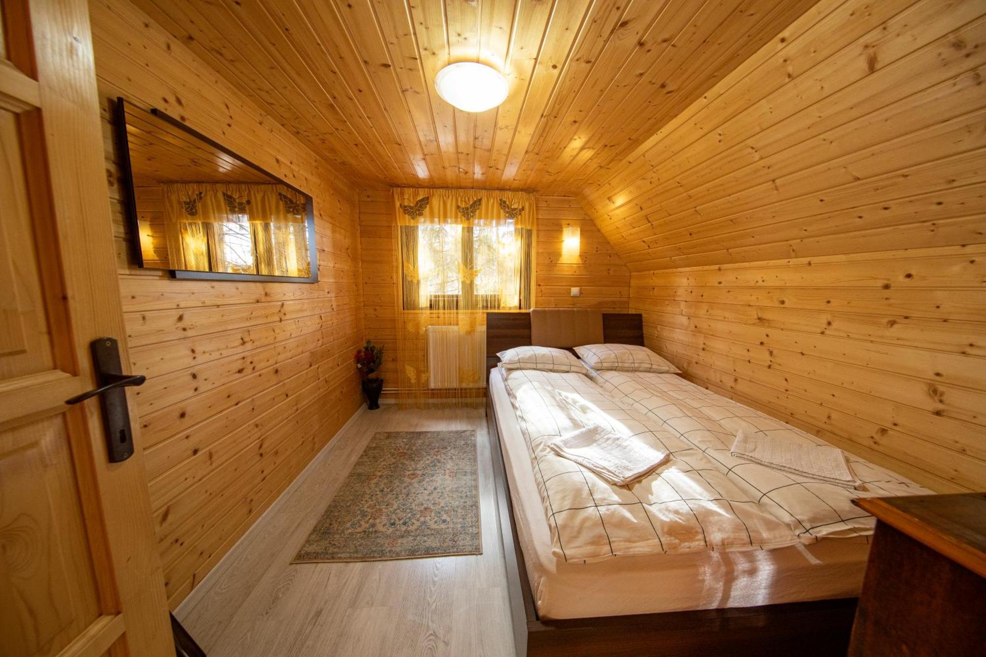 Cabana Adrienne Izvoru Mureşului Exteriör bild