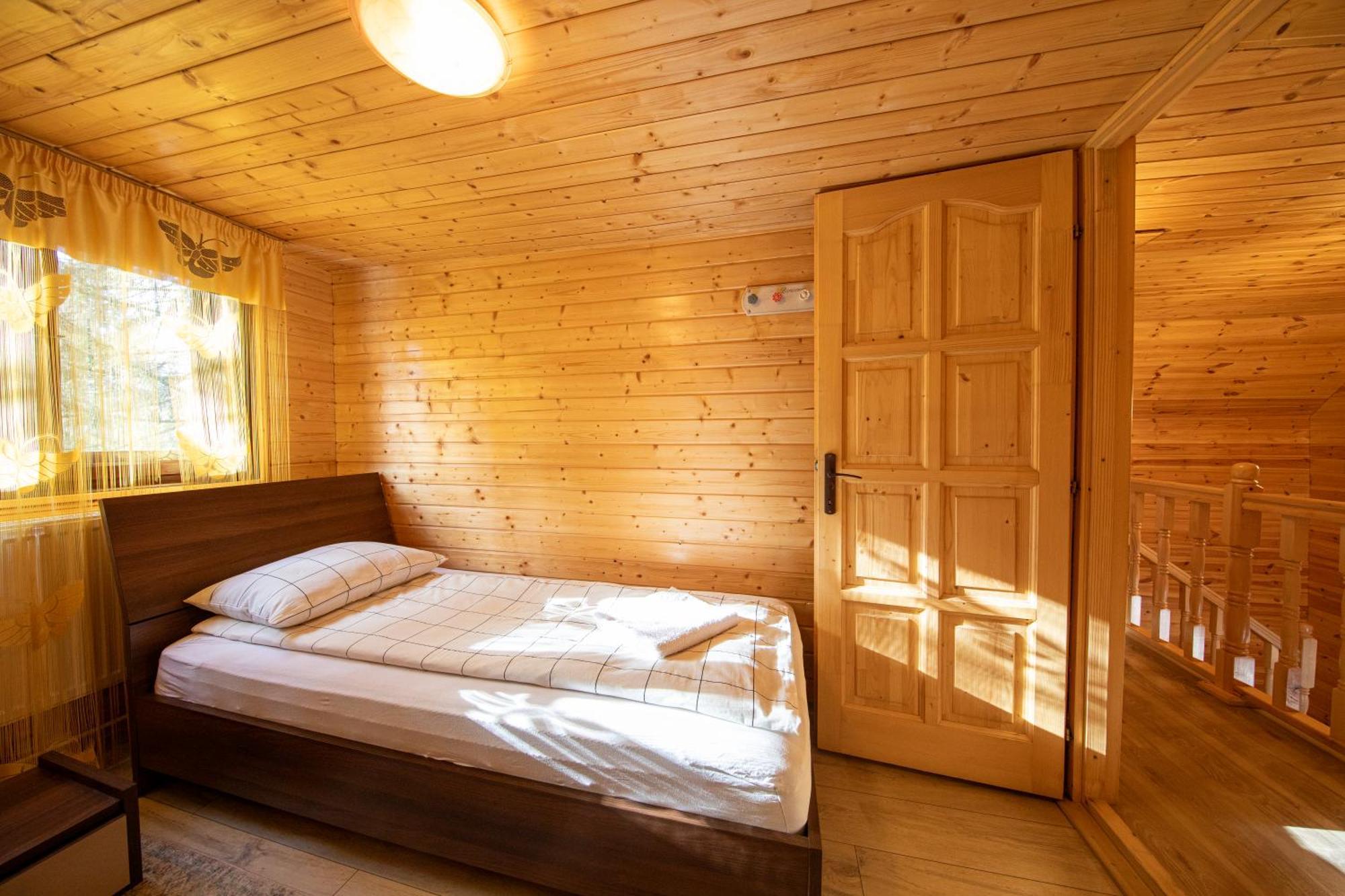 Cabana Adrienne Izvoru Mureşului Exteriör bild