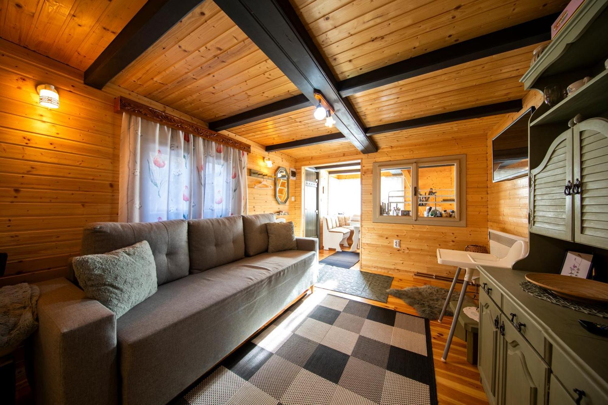 Cabana Adrienne Izvoru Mureşului Exteriör bild